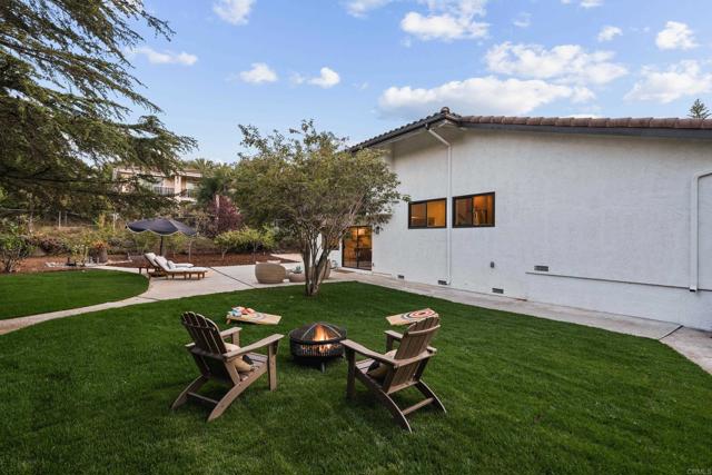 1657 FOOTHILL Drive, Vista CA: https://media.crmls.org/mediaz/99d59200-8a43-442f-9fc5-6ca46dfe4775.jpg