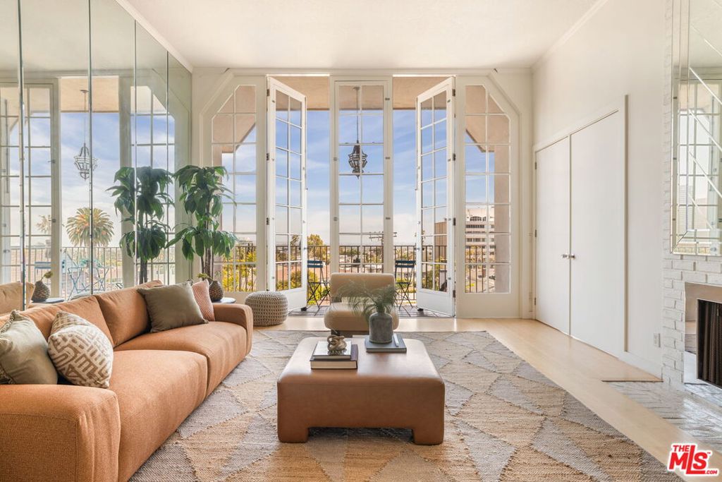 1260 S Beverly Glen Boulevard #405