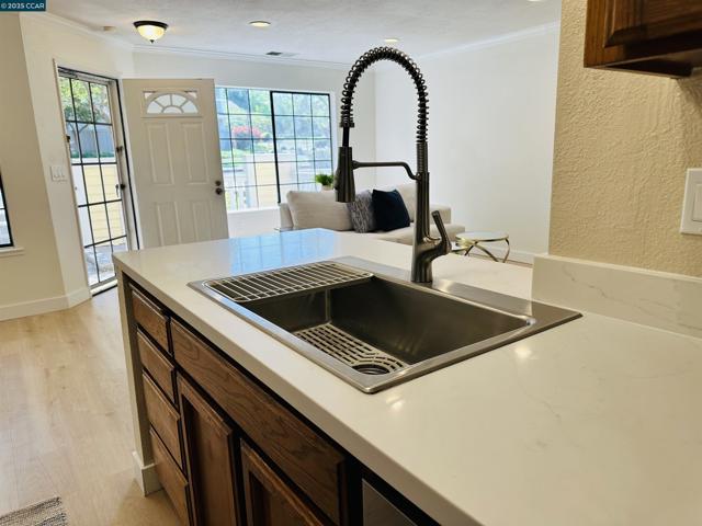 613 Devonwood, Hercules CA: https://media.crmls.org/mediaz/99d63a6c-321f-4e55-8987-38607d23e27c.jpg