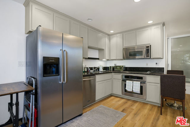 1 Bed Home for Sale in Los Angeles, California