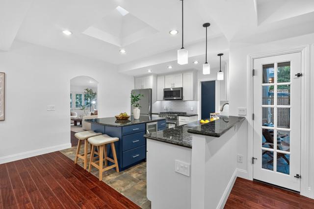 543 Toft Street, Mountain View CA: https://media.crmls.org/mediaz/99d67a3d-9275-4678-8122-4785274992c4.jpg