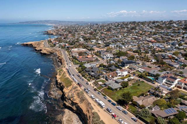 Image 16 of 35 For 741 Sunset Cliffs Boulevard