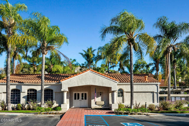 866 Paseo Tosamar, Camarillo CA: https://media.crmls.org/mediaz/99d74f7f-02b4-4dc7-8dfd-33d666e45dd9.jpg