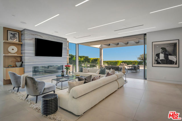 23917 Malibu Road, Malibu CA: https://media.crmls.org/mediaz/99d7a3ab-3eb1-4dea-b1d6-d2902f17204f.jpg