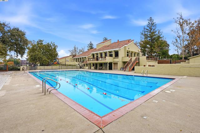 4490 Buckthorn Ct, Concord CA: https://media.crmls.org/mediaz/99d7d9db-194e-444b-a682-85b009096efa.jpg