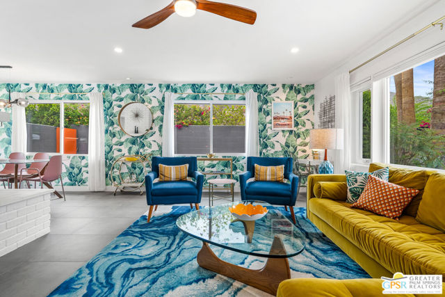 281 E Ocotillo Avenue, Palm Springs CA: https://media.crmls.org/mediaz/99d8d506-8333-4879-8fe2-95d401de3bfa.jpg