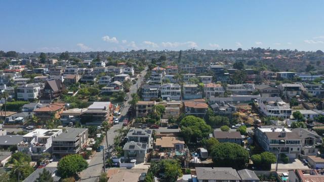 2311 Montgomery Avenue, Cardiff by the Sea CA: https://media.crmls.org/mediaz/99d95b3a-30e4-4206-97ad-b2917028c5e4.jpg