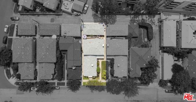 10366 Ashton Avenue, Los Angeles CA: https://media.crmls.org/mediaz/99d9b3c2-c252-4dac-bfb0-780dbf855ad5.jpg