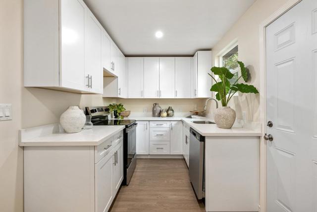 360 Laidley Street, San Francisco CA: https://media.crmls.org/mediaz/99d9bde1-f0fa-4983-a966-6fd8c6c6bc59.jpg