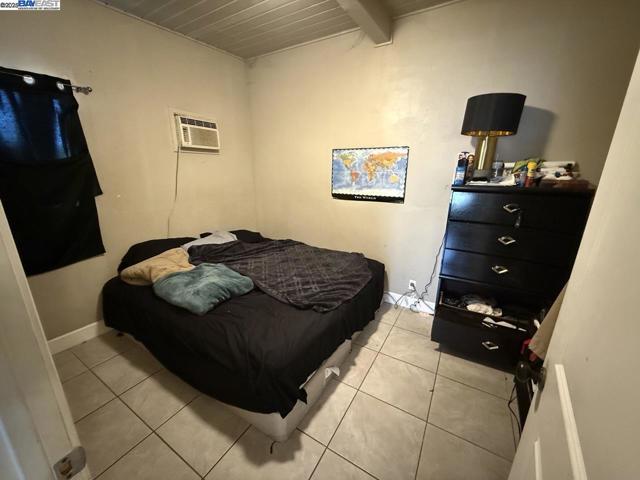 414 W 4Th St, Stockton CA: https://media.crmls.org/mediaz/99d9bf7b-8511-440f-a1d0-a4c2c5e549b2.jpg