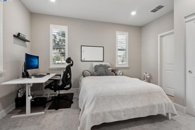 Image 16 of 53 For 3062 Maguire Way
