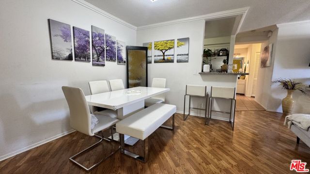 15455 Sherman Way, Van Nuys CA: https://media.crmls.org/mediaz/99dbcc86-fff2-4a8d-baf6-0638e76dfc2e.jpg