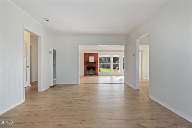 Detail Gallery Image 4 of 29 For 220 Frances St, Ventura,  CA 93003 - 3 Beds | 2 Baths