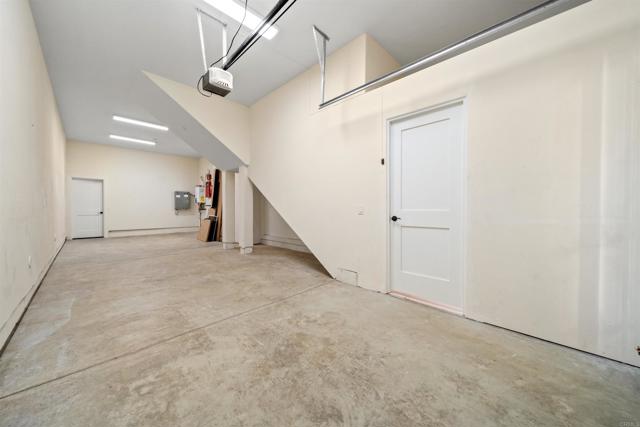 812 N Cleveland Street, Oceanside CA: https://media.crmls.org/mediaz/99dc21fc-a8ad-4b38-a8f1-65c2b7a80218.jpg