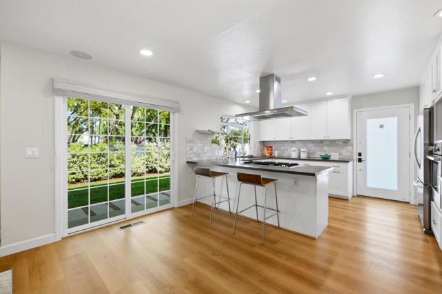 800 Fountain Park Lane, Mountain View CA: https://media.crmls.org/mediaz/99dcacaf-1703-461c-9e45-b2f2917fdf21.jpg