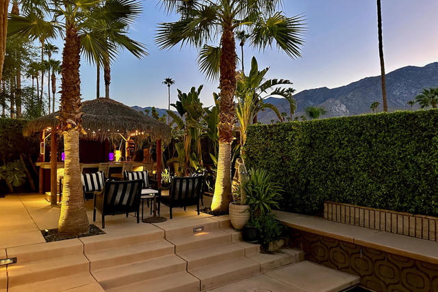 1311 Fuego Circle, Palm Springs CA: https://media.crmls.org/mediaz/99dcfad0-4065-41b3-b756-9066319e6a24.jpg