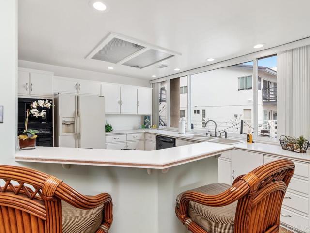 Detail Gallery Image 11 of 40 For 901 S Pacific St #101,  Oceanside,  CA 92054 - 3 Beds | 2/1 Baths