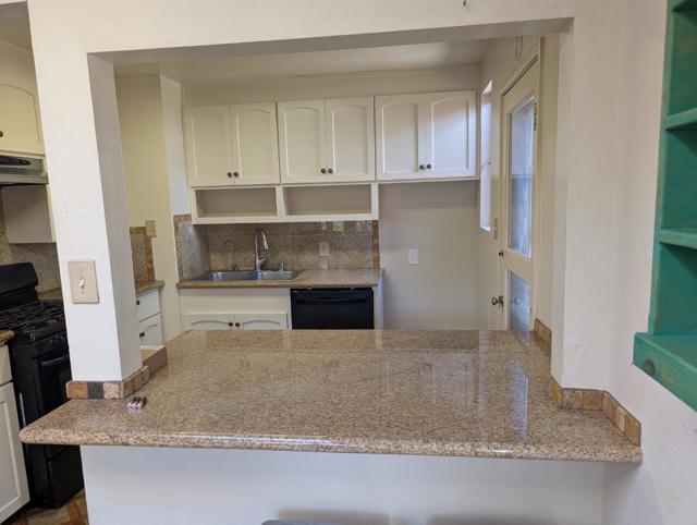 631 Almar Avenue, Santa Cruz CA: https://media.crmls.org/mediaz/99dd8da7-6ba5-4e81-a0d7-5bd0c2d79287.jpg