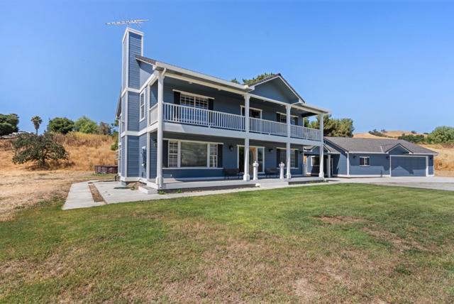 695 Hospital Road, Hollister CA: https://media.crmls.org/mediaz/99ddcacf-8a60-4142-b2e9-9a6e5cc3bb9b.jpg
