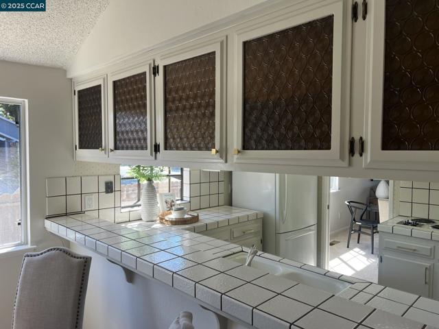 5040 Murchio Dr, Concord CA: https://media.crmls.org/mediaz/99de1cb7-1672-4dca-a064-784317c69f56.jpg