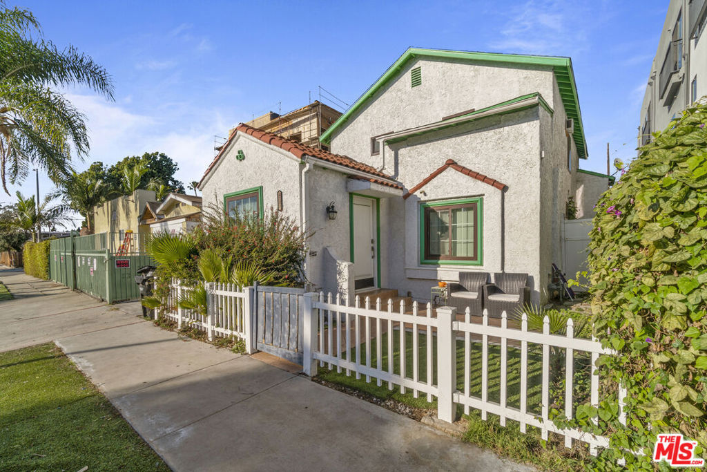 4733 St Charles Place, Los Angeles, CA 90019