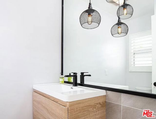 6302 N San Gabriel Boulevard, San Gabriel CA: https://media.crmls.org/mediaz/99dedb5c-54a6-4a4d-b154-ecbe6ef40b79.jpg