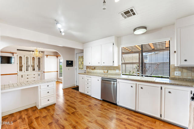 Detail Gallery Image 17 of 52 For 75 Poinsettia Gardens Dr, Ventura,  CA 93004 - 2 Beds | 2 Baths