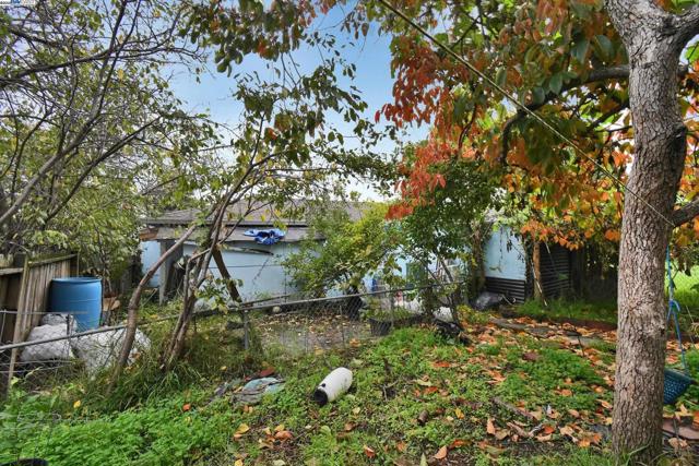 1506 52nd Ave, Oakland CA: https://media.crmls.org/mediaz/99df2f67-e57e-40c6-8481-f3a8b116d72a.jpg