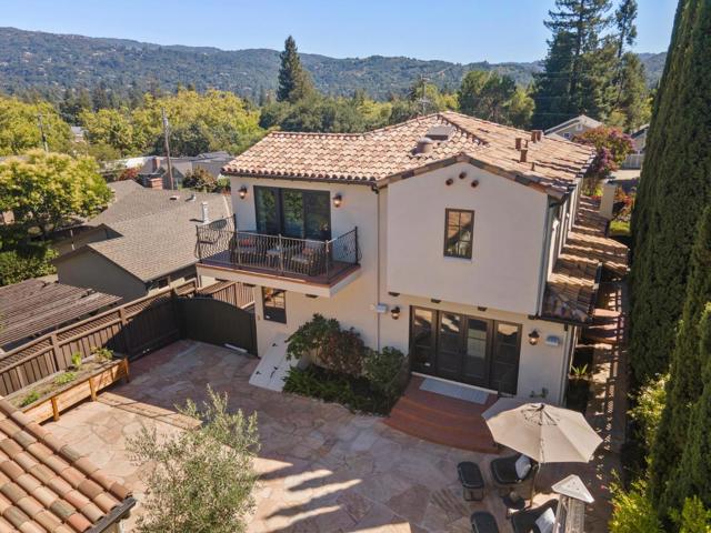 20 Mariposa Avenue, Los Gatos CA: https://media.crmls.org/mediaz/99df55b1-1b24-4503-9854-cf3477440a68.jpg