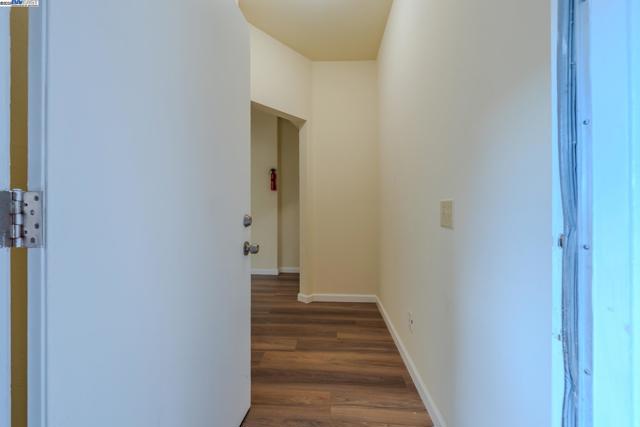 1437 25Th Ave, Oakland CA: https://media.crmls.org/mediaz/99df5b08-434f-4309-949b-52a22a498ebe.jpg