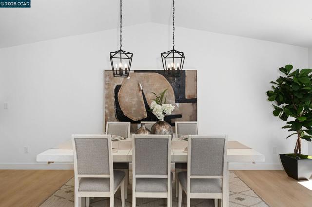 2085 Shady Creek Pl, Danville CA: https://media.crmls.org/mediaz/99df6435-7b51-49d5-b457-1b8ed698dea9.jpg