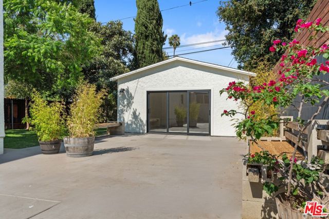 4031 Edenhurst Avenue, Los Angeles CA: https://media.crmls.org/mediaz/99e1fd1a-3c35-43a8-bf6d-8d466c63aeda.jpg