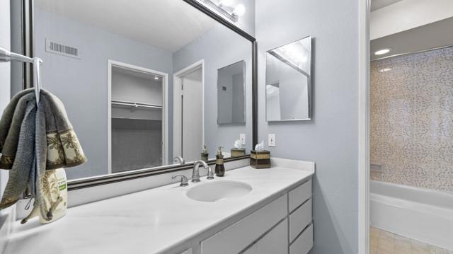 Detail Gallery Image 21 of 43 For 2508 Navarra Dr #424,  Carlsbad,  CA 92009 - 2 Beds | 2/1 Baths