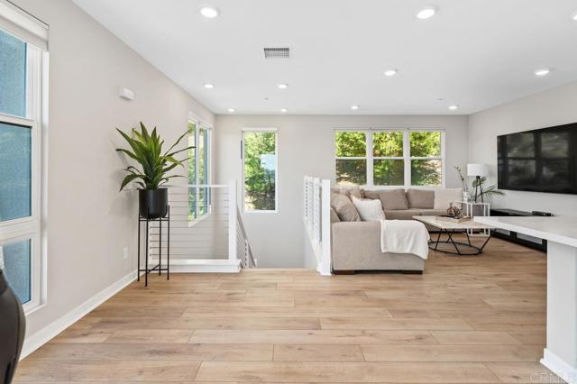 Image 14 of 33 For 2706 Via Alta Place