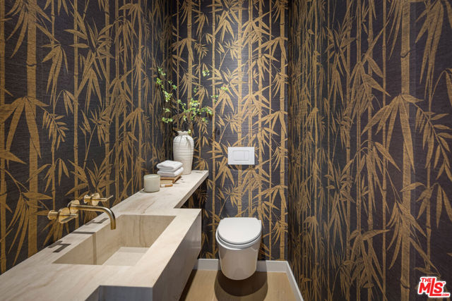 1525 Marlay Drive, Los Angeles CA: https://media.crmls.org/mediaz/99e25733-bd1b-4bdd-b06a-574e0d81046f.jpg