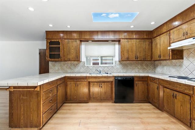 790 Gary Street, Gilroy CA: https://media.crmls.org/mediaz/99e2aa37-b57a-45bd-82b4-da54d4866f31.jpg