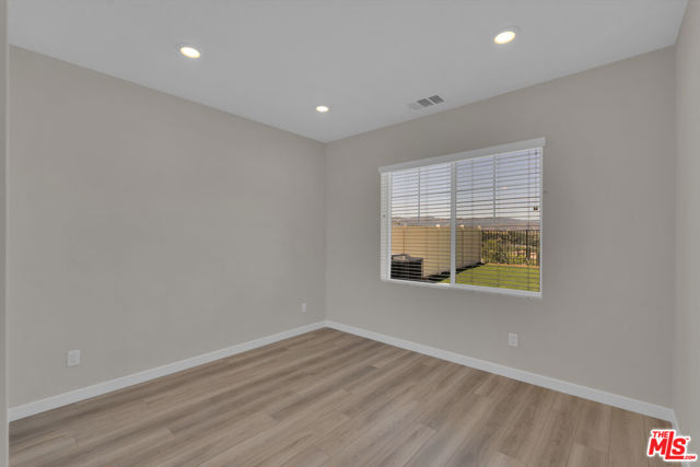 23755 Orange Blossom Drive, Newhall CA: https://media.crmls.org/mediaz/99e3114a-f1f4-42ce-9369-5a0fed435b66.jpg