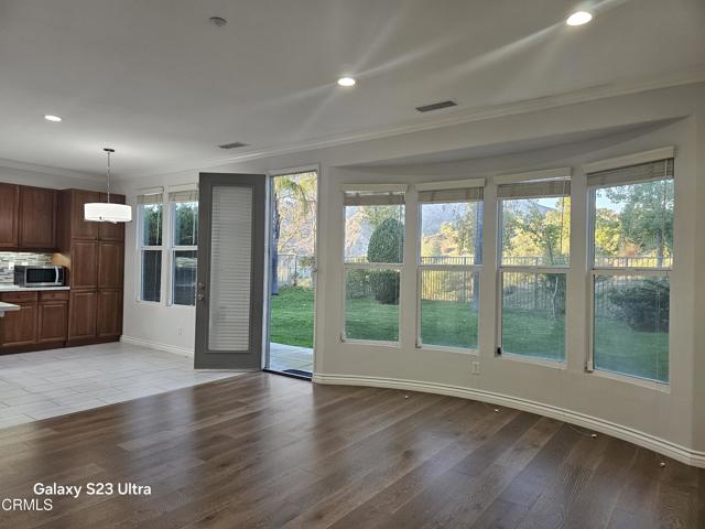 Detail Gallery Image 10 of 38 For 7454 Chanteclair Ct, Los Angeles,  CA 91042 - 5 Beds | 3 Baths