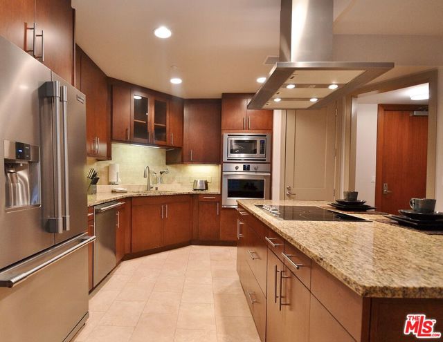 10700 Wilshire Boulevard, Los Angeles CA: https://media.crmls.org/mediaz/99e4984e-4cd7-41d0-8e1f-d85cd8382df9.jpg