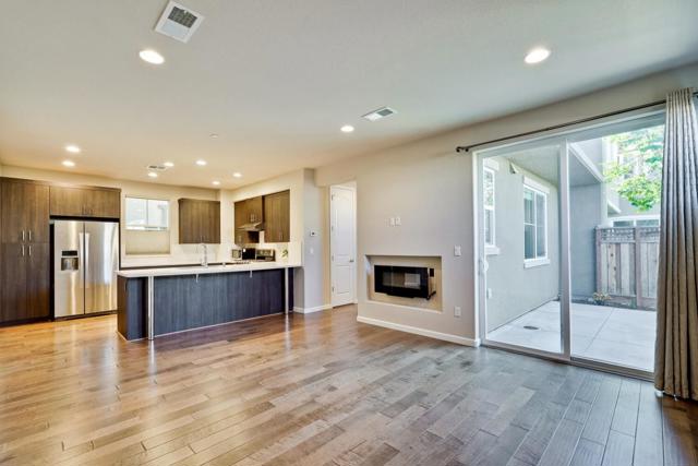 867 Maple Place, East Palo Alto CA: https://media.crmls.org/mediaz/99e5055c-a620-4457-91f8-12cb9ff7026c.jpg