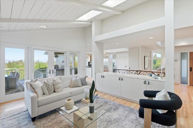 920 Oxford Drive, Los Altos CA: https://media.crmls.org/mediaz/99e76f78-6487-4493-a9f9-8dfca16ea9c9.jpg