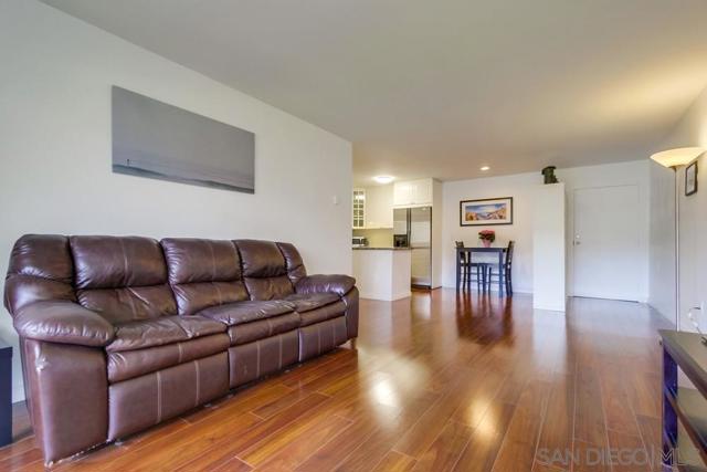 2609 Pico Pl, San Diego CA: https://media.crmls.org/mediaz/99e76f9c-3a67-41bd-9e2b-43be2485ad25.jpg