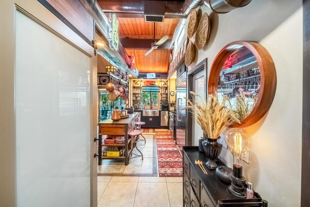 70100 Mirage Cove Drive, Rancho Mirage CA: https://media.crmls.org/mediaz/99e84b9e-f633-4e95-acfd-c6874714d827.jpg