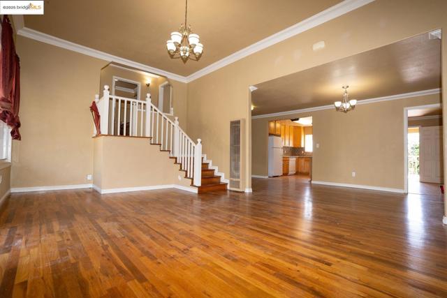 6084 Monterey AVE, Richmond CA: https://media.crmls.org/mediaz/99e87835-e83c-44db-824c-08c3e3698ad3.jpg