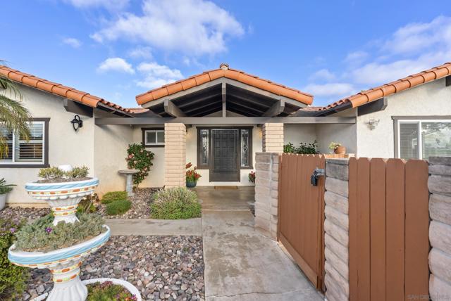 1918 Odell Cir, Vista CA: https://media.crmls.org/mediaz/99e946e6-ddc1-40c3-afd3-31d5723f9d25.jpg