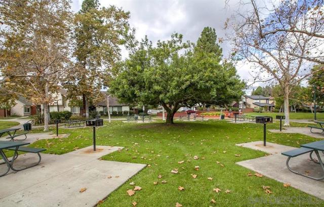 5150 Abuela Dr, San Diego CA: https://media.crmls.org/mediaz/99e9532e-31b0-4f78-bcfa-40e7de3ce3eb.jpg