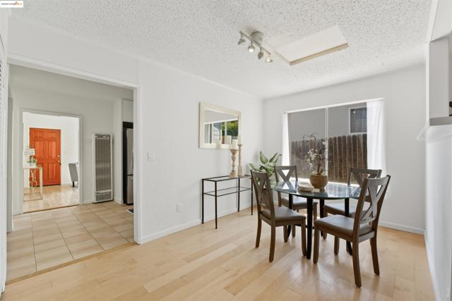 2721 Oliver Ave, Oakland CA: https://media.crmls.org/mediaz/99e99d53-3031-4b54-9251-b44861f1bd06.jpg