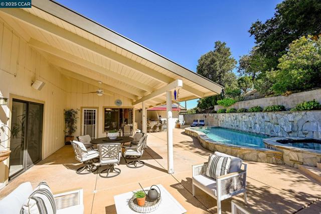 554 Golf Club Road, Pleasant Hill CA: https://media.crmls.org/mediaz/99e9ad73-cd6f-4b96-a01d-167f8bfac022.jpg