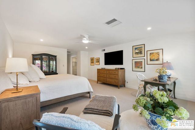 2367 S Yosemite Drive, Palm Springs CA: https://media.crmls.org/mediaz/99e9ef3d-f518-4d66-92b8-133b7074b8c8.jpg