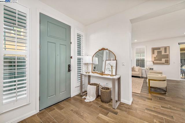 4338 Healdsburg Way, Dublin CA: https://media.crmls.org/mediaz/99ea363e-7817-432d-bd6f-5cd2aaf864fe.jpg